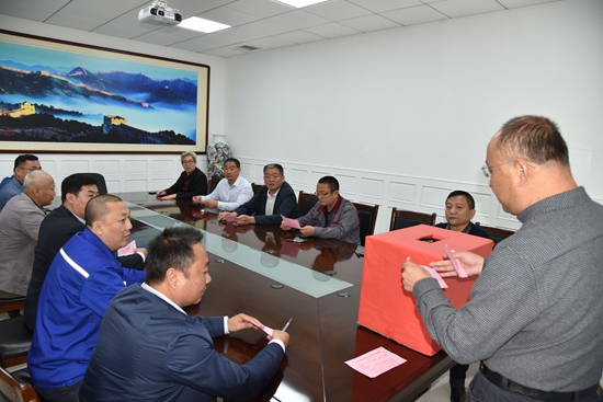 加強(qiáng)黨建引領(lǐng) 爭(zhēng)創(chuàng)模范黨支部— 集團(tuán)召開(kāi)各黨支部選舉大會(huì)48