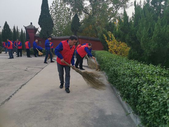 魯中水泥黨支部開(kāi)展志愿者服務(wù)活動(dòng)31