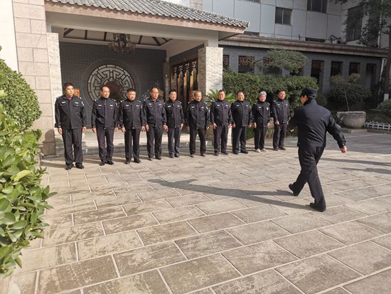 總務(wù)處開展安保人員技能培訓(xùn)3
