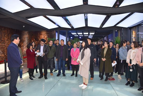 羅村鎮(zhèn)黨委、村域黨支部到重山文化館開(kāi)展“不忘初心 牢記使命”主題教育活動(dòng)80