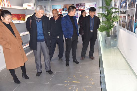 羅村鎮(zhèn)黨委、村域黨支部到重山文化館開(kāi)展“不忘初心 牢記使命”主題教育活動(dòng)80