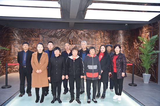 羅村鎮(zhèn)黨委、村域黨支部到重山文化館開(kāi)展“不忘初心 牢記使命”主題教育活動(dòng)80