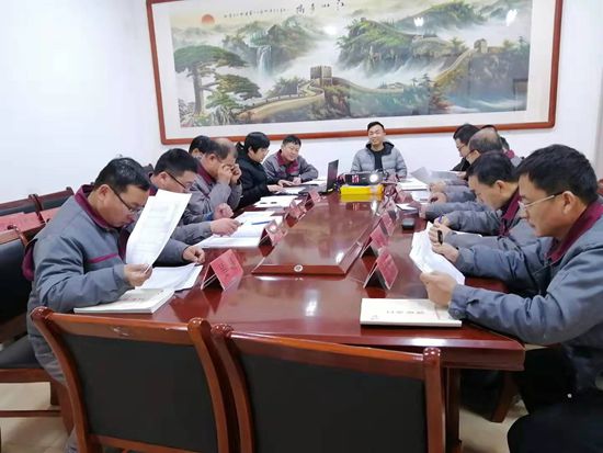 魯蒙公司召開月度經(jīng)營分析會72