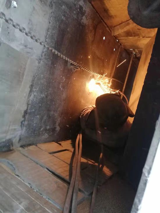 大修進(jìn)行時，這里有一群可愛的重山人.......（三）82