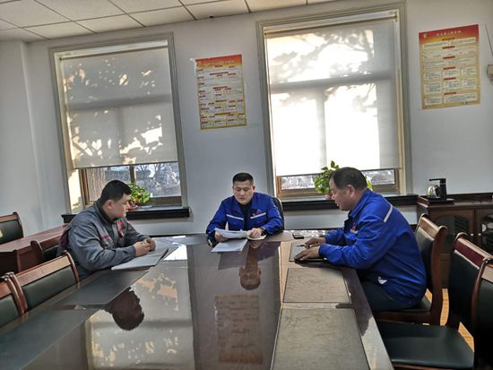 紅紅臉 出出汗 思想體檢促整改——集團(tuán)各黨支部召開(kāi)專(zhuān)題組織生活會(huì)0