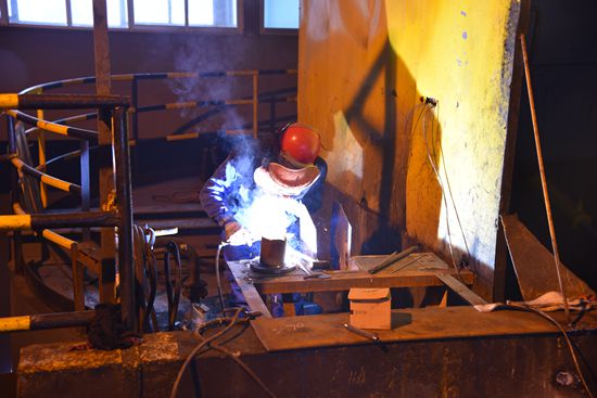 大修進(jìn)行時，這里有一群可愛的重山人......41