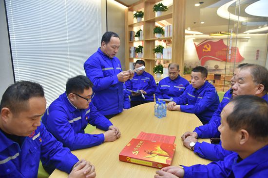 堅持學習守初心 銘記身份向前行 —魯蒙水泥、南韓化工黨支部走進“初心學堂”4