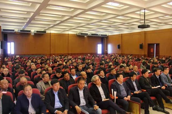 重山集團(tuán)榮獲羅村鎮(zhèn)財(cái)稅貢獻(xiàn)第一名97