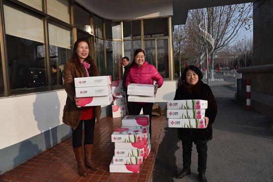 重山集團(tuán)2020致良知在路上--重山集團(tuán)為南韓村星級(jí)文明戶發(fā)放獎(jiǎng)品（一）48