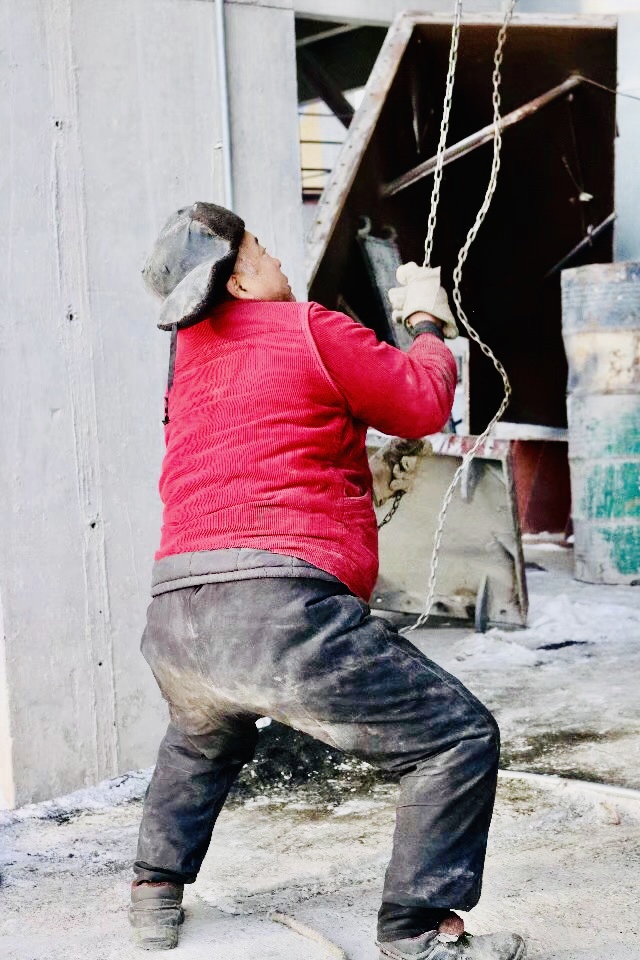 重山春已到 奮斗正當時21