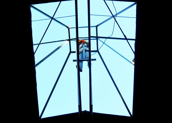 重山春已到 奮斗正當時21