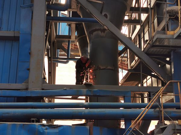 重山春已到 奮斗正當時21