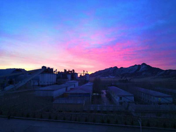 重山春已到 奮斗正當時21