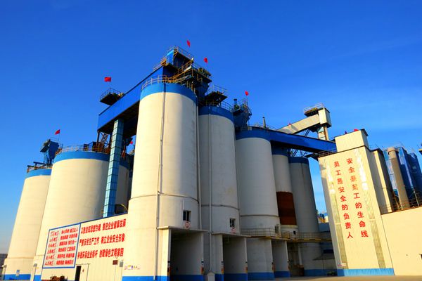 重山春已到 奮斗正當時21