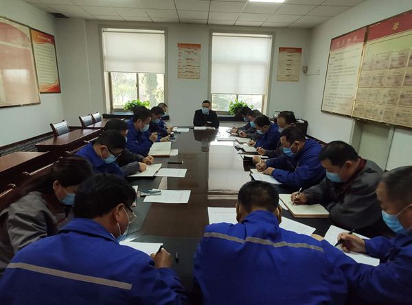 魯中水泥召開(kāi)工作會(huì)議66