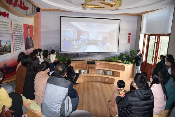 淄川區(qū)黨建工作實訓(xùn)班到集團參觀學(xué)習(xí)30