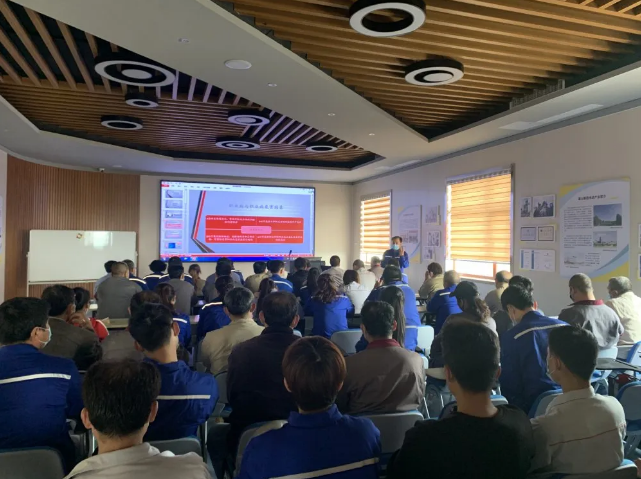 魯中水泥組織職業(yè)衛(wèi)生防治培訓(xùn)83