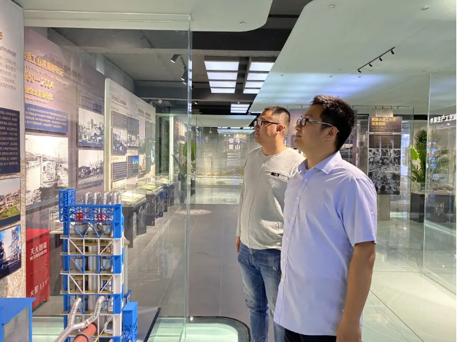 淄博育才中學(xué)到集團(tuán)參觀交流16