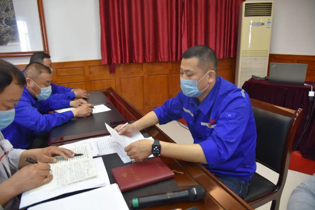 集團機關、魯中水泥黨支部召開入黨積極分子推選會議57