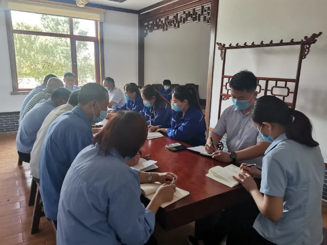 集團(tuán)辦公室召開部門會議65