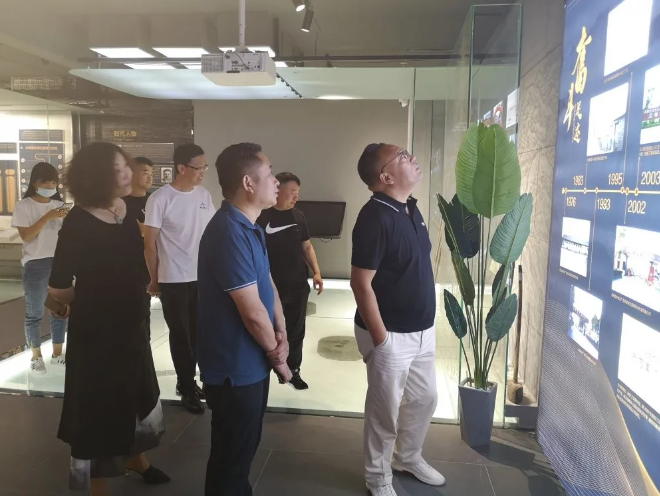 濟(jì)南泉鑫建材、東營恒泰市政到集團(tuán)參觀考察96