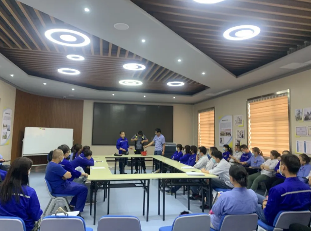 魯中水泥組織事故應(yīng)急救援專項培訓(xùn)8