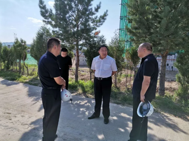 赤峰市領(lǐng)導(dǎo)到鵬峰化工調(diào)研指導(dǎo)工作37