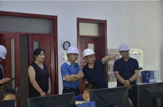 海信集團(tuán)地產(chǎn)公司到魯中水泥參觀考察28