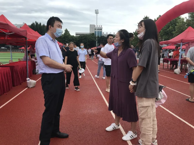 集團組織參加淄川區(qū)夏季人才招聘會75