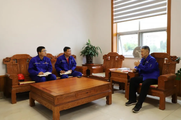 重山光電黨支部召開支委會(huì)45