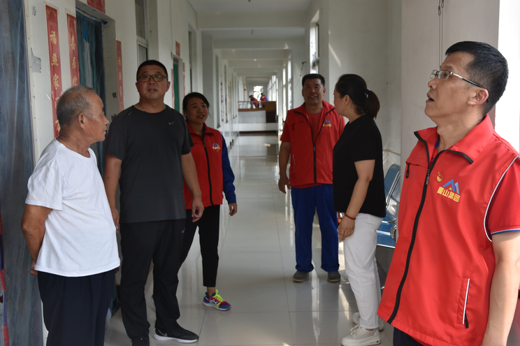 擇善明德敬老人 黨旗飄飄踐良知——重山集團(tuán)黨總支組織開展黨員志愿服務(wù)活動(dòng)50