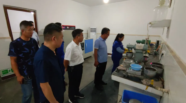 魯中水泥客戶(hù)到公司參觀考察63