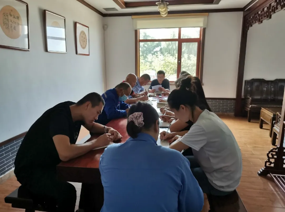 集團(tuán)辦公室召開部門會議39