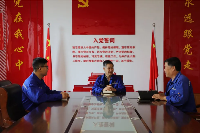 集團(tuán)機(jī)關(guān)黨支部、重山光電黨支部召開支委會(huì)28