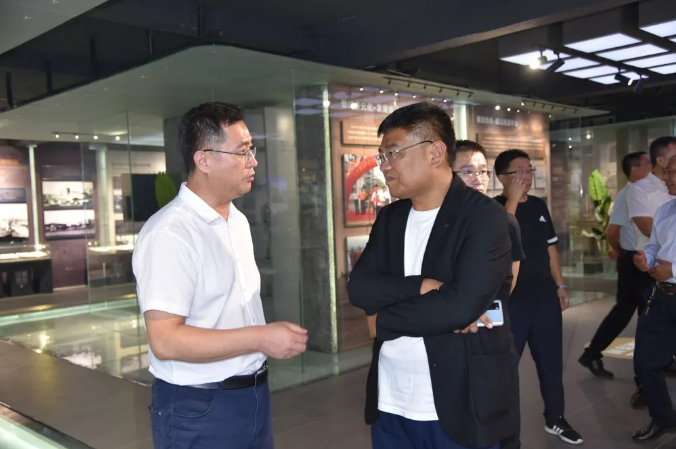 扎魯特旗到重山集團參觀考察33