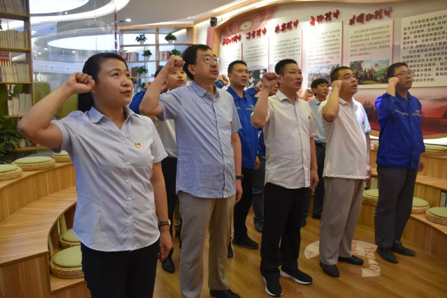 不忘初心跟黨走 牢記使命勇?lián)?dāng) ——前河村黨支部和南韓化工黨支部走進(jìn)初心學(xué)堂35